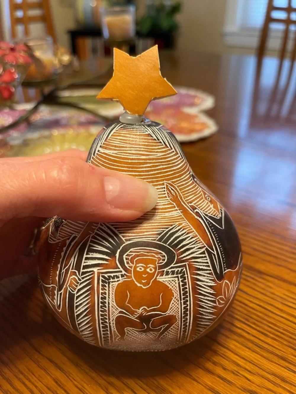 Gourd with Nativity Scene and Star. Handcrafted in Peru - Picture 8 of 9